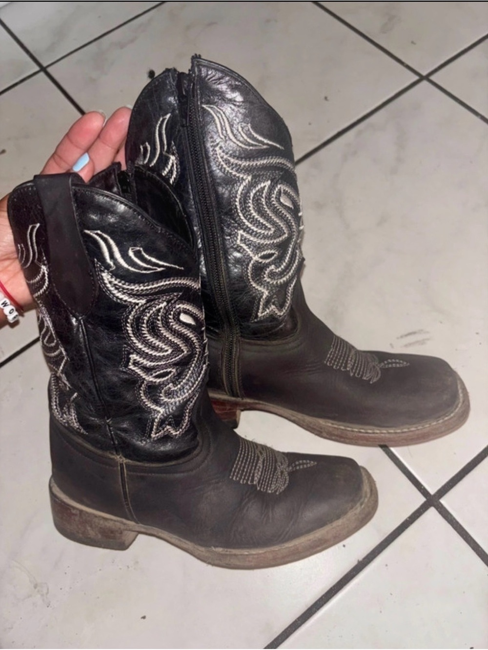 Black Embroidered Western Cowgirl Boots boys Junior size 1
